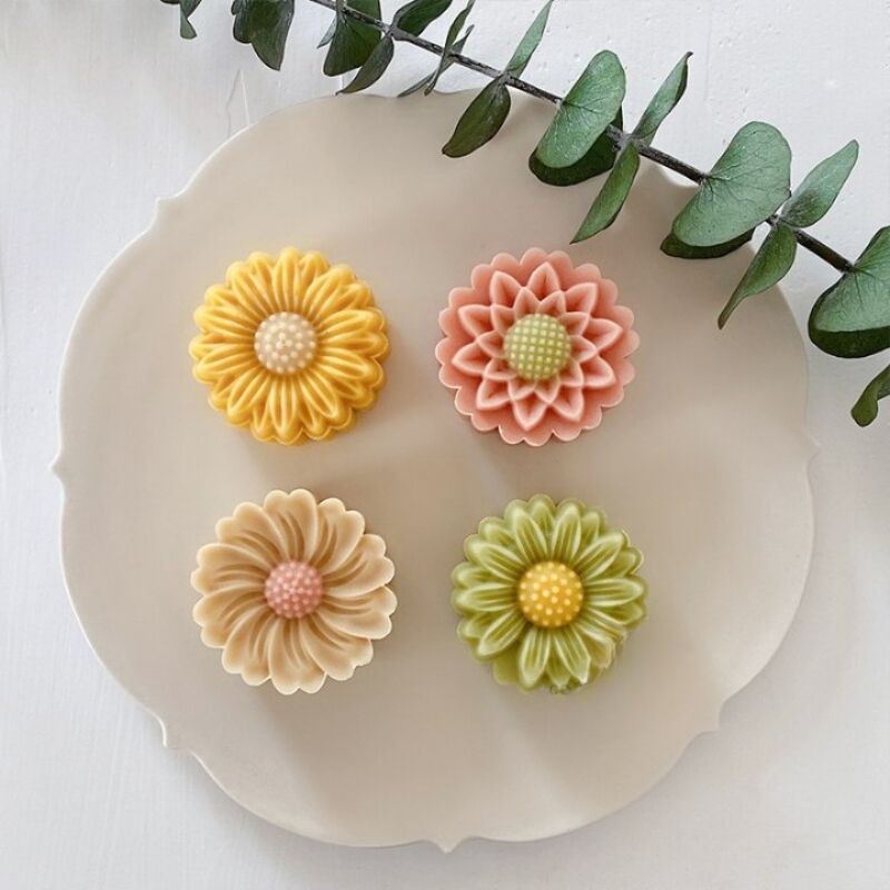 Daisy Shape Cookie Stamp Flower Mooncake Mold