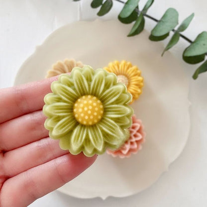 Daisy Shape Cookie Stamp Flower Mooncake Mold