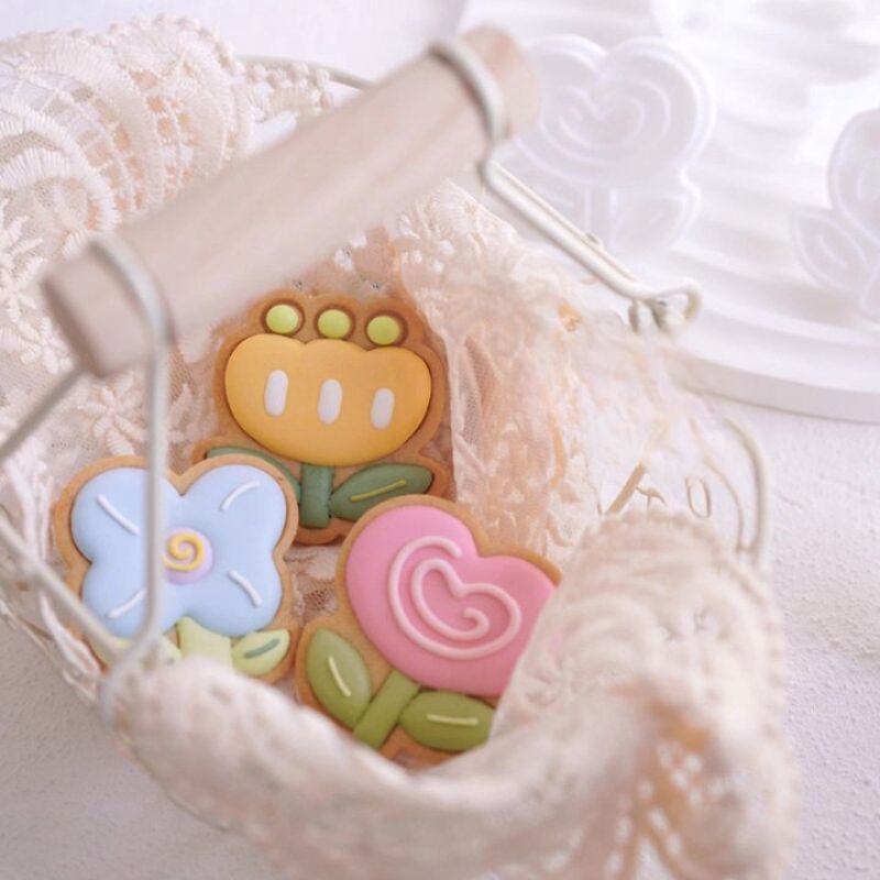 Cookie Mold Cake Decoration