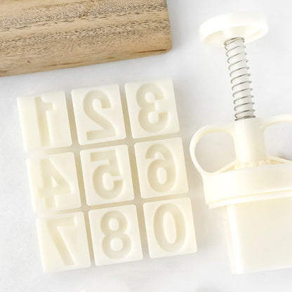 Set of 9 Digits Shaped Mold