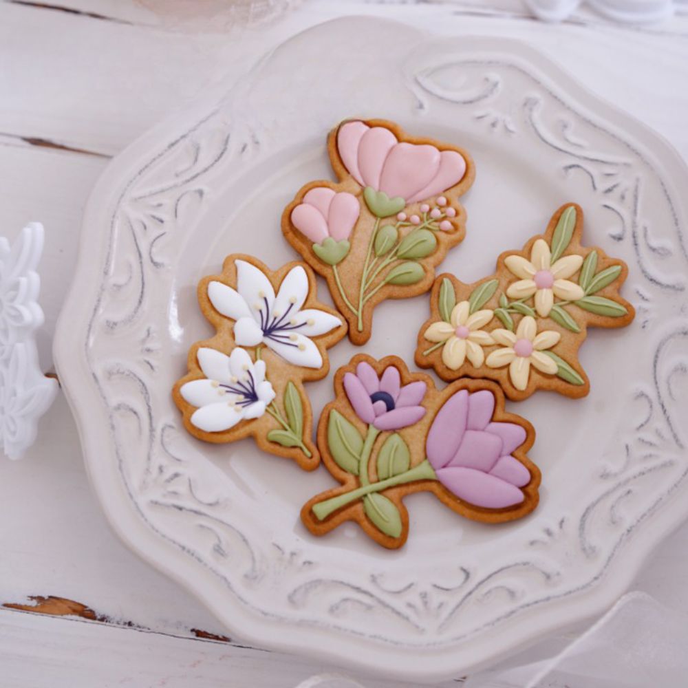 Tulip Shaped Frosted Biscuit Mold