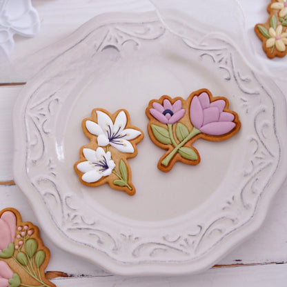 Tulip Shaped Frosted Biscuit Mold