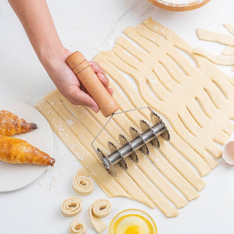 Wooden Handle Manual Noodle Roller Cutter